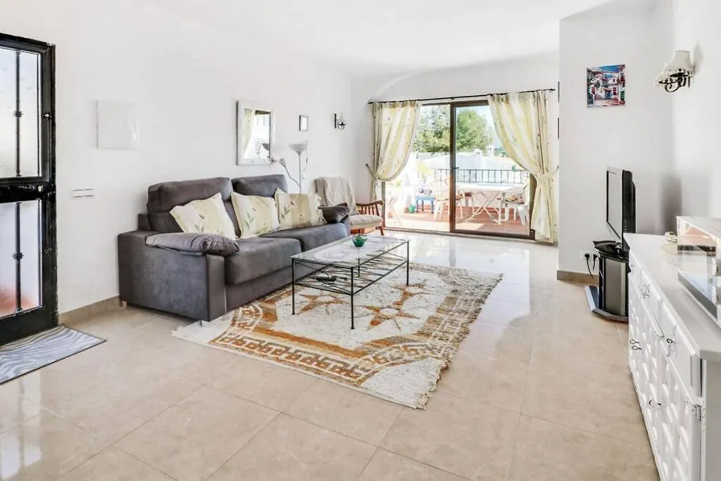 Capistrano Village B, 1 Bedroom + Free Wi-Fi Nerja